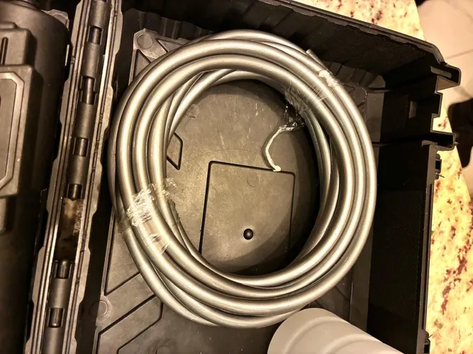 Lavadora lava jato portátil alta pressão  2 baterias + maleta preta  127/220v 