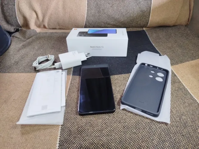 Redmi note 13 256gb e 8 gb de ram 