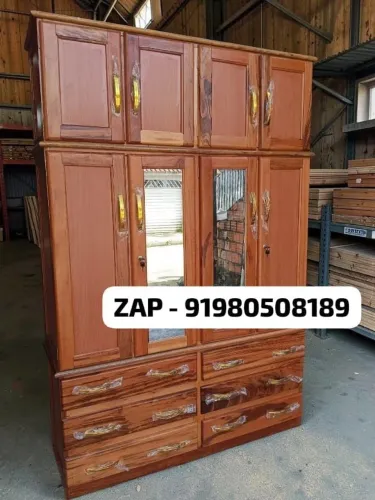 Guarda roupa de casal madeira maciça NOVO