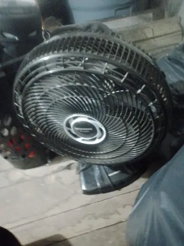 Ventilador mundial, funciona perfeitamente 