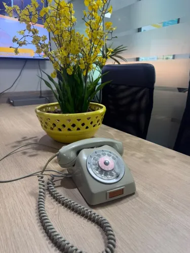 TELEFONE ANTIGO RETRÔ / VINTAGE - DECORAÇÃO