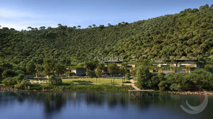 Casa de 387m² com 4 quartos sendo 2 suítes na Lagoa da Conceição
