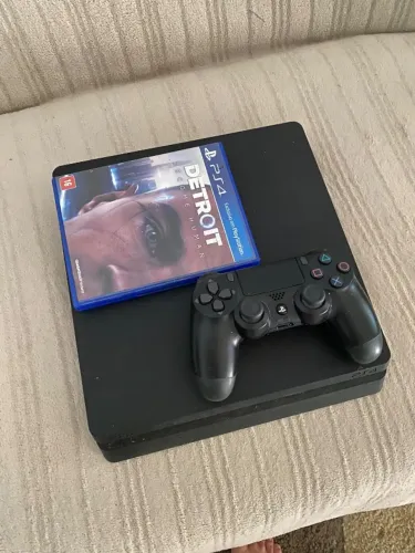 PS4 Slim 500 GB + Vários Jogos (Detroit: Become Human, Dark Souls 3, Horizon: Zero Dawn...