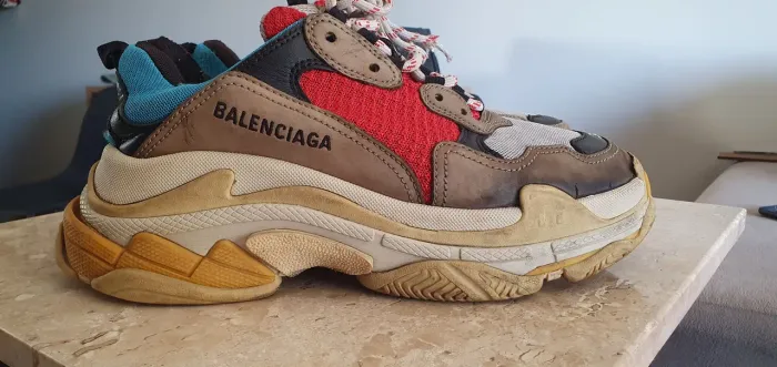 Tênis Balenciaga Triple S - azul vermelho