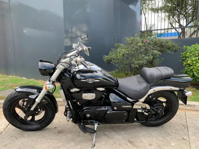 SUZUKI BOULEVARD M800