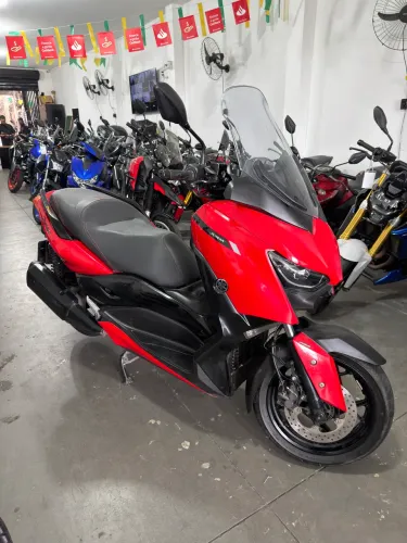 XMAX 250(GONCALO MOTOS)já emplacada e transferida!