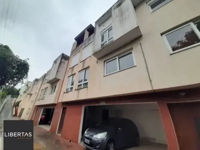 Casa Condominio em Porto Alegre, no bairro Ipanema, com 3 dormitório(s), e 3 ban