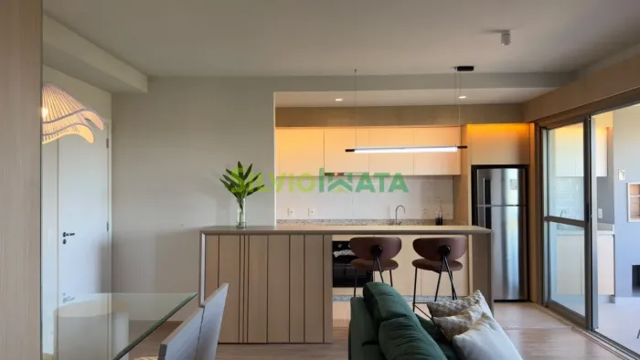 Excelente apartamento mobiliado e decorado no Ed. Urban: conforto, praticidade e uma local