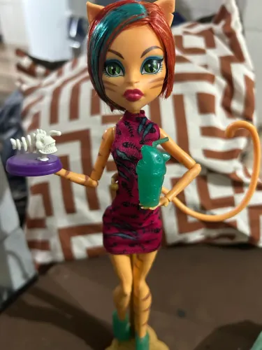Monster High Toralei Freaky Field Trip completa 