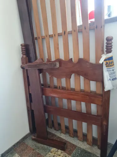 Cama de sucupira solteiro