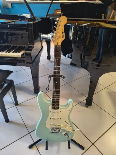 G uitarra Squier Bullet usado Mixer Instrumentos Musicais