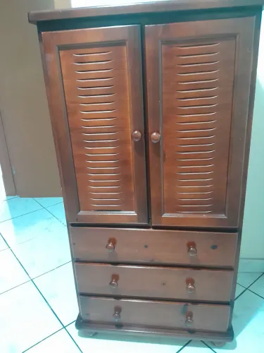 Cômoda em madeira