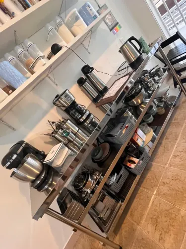 BANCADA EM AÇO INOX BRIKHANTE 2 metros com 60 de profundidade e 90 de altura.