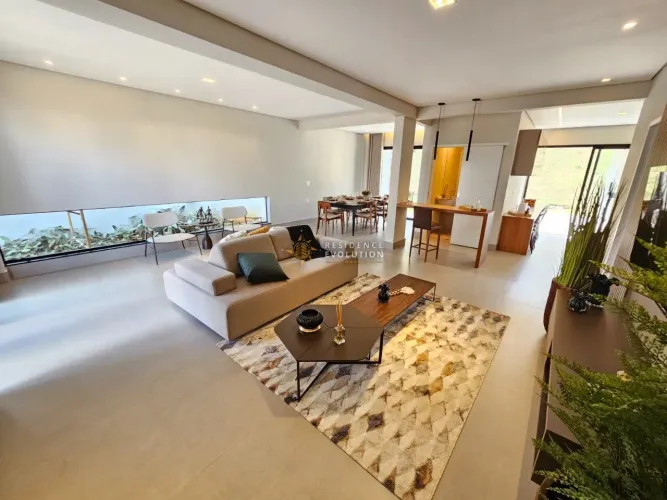 Casa Alto Padrão em Condomínio - BH - Graças - 3 Quartos (1 Suíte) - 3 Vagas