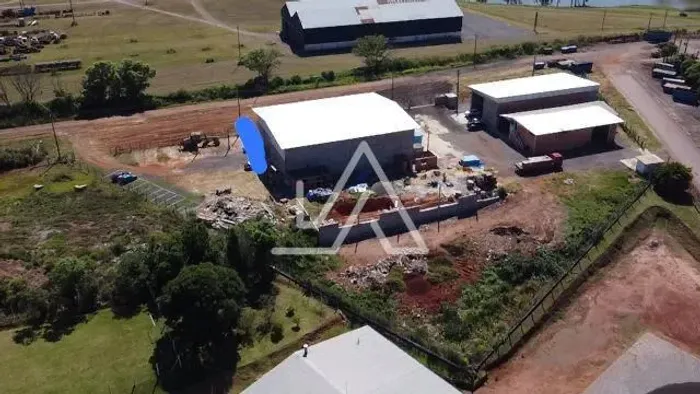 PAVILHÕES NO DISTRITO INDUSTRIAL DE CARAZINHO