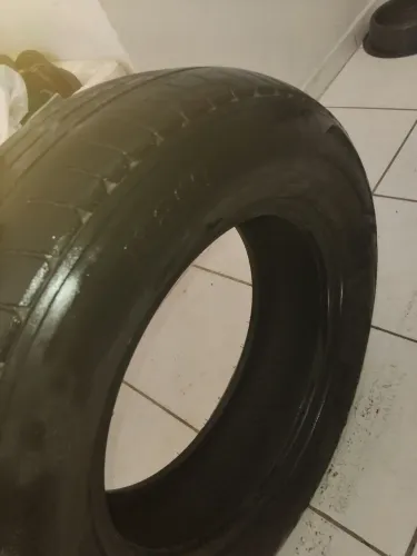 Pneu itaro 175/75 R 14 deixo montado