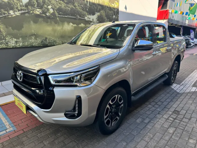 Toyota Hilux CD SR 4X4 2.8 TDI Diesel Aut. 2021