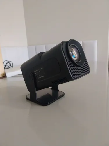 PROJETOR ULTRA-HD ALTO ALCANCE HD 4K MULTIMÍDIA EXCELENTE QUALIDADE ORIGINAL.