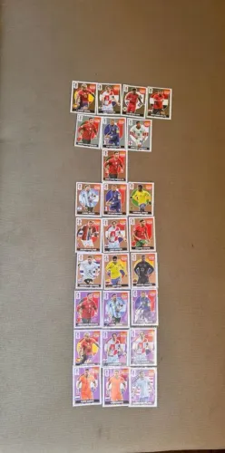 Vendo ou troco figurinha legend