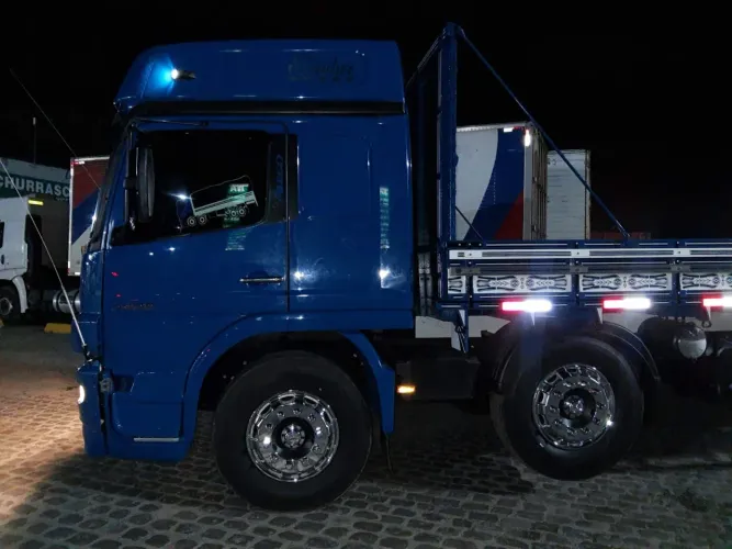 Mercedes Benz ATTEGO 2428