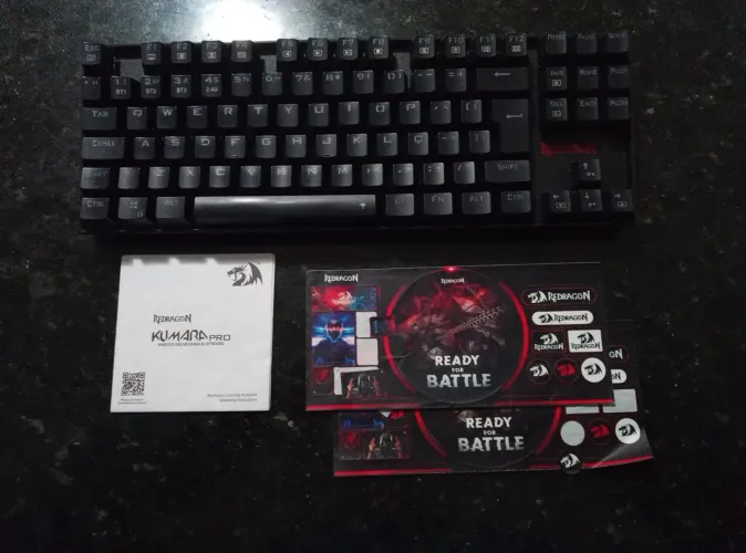 Teclado Redragon Kumara Pro K552RGB com defeito - peças para reposição