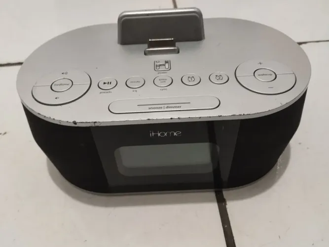 Rádio relógio FM dock iPod 