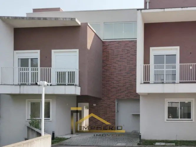 Casa em Condomínio no Campo Comprido - 3 quartos, 1 suíte, 2 vagas de garagem - Curitiba-P