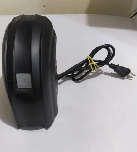 Estabilizador Preto Com 4 Tomadas Padrão