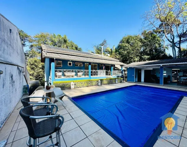 Casa com 4 dorms à Venda, 2266 m² por R$ 1.990.000 - Condomínio Iolanda - Taboão da Serra/