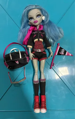 Boneca Ghoulia Yelps Fearleading Líder Torcida Monster High