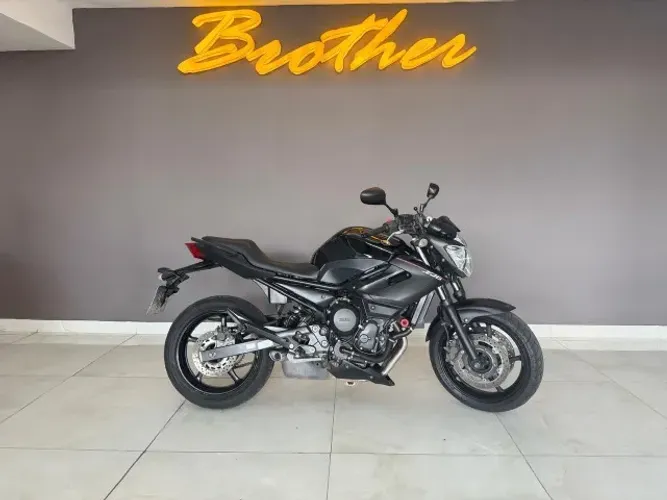 YAMAHA XJ6 N 2015