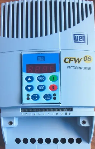 Inversor de frequência cfw08 5 CV tensão de trabalho 220v