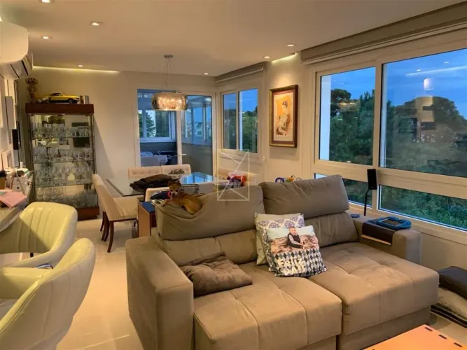 Destak Imóveis Vende: Apartamento mobiliado, com 220,78m². Contendo: