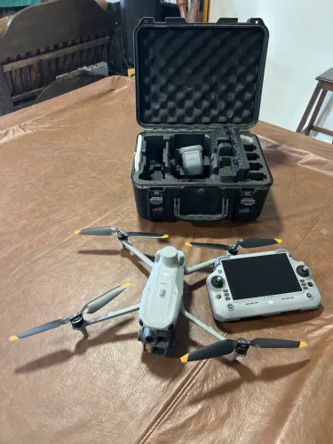 Drone DJI Matrice 4E ENTERPRISE Multissensor com RTK + RC Plus 2
