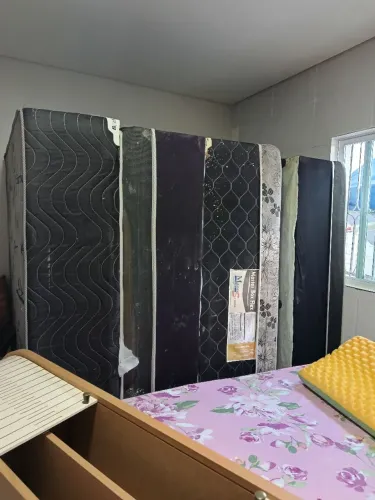 Cama box casal semi nova ,as 4,por esse valor só hoje preciso desocupar o local