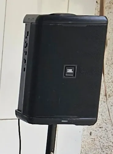 JBL EON one compact ( com Bateria )