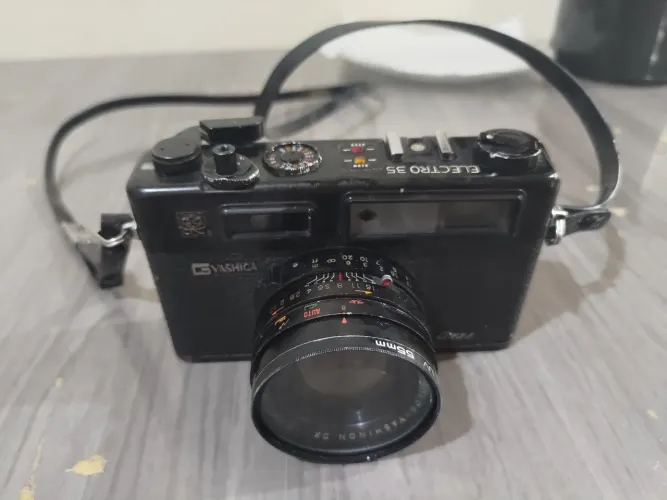 Camera Yashica Electro 35
