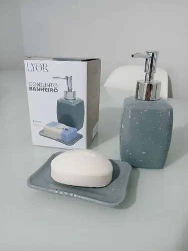 Vendo esse kit porta sabonete líquido ótima qualidade Produtos novos