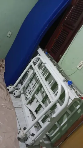 Cama hospitalar com colchos: zap : *