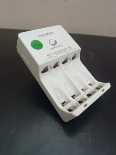 Carregador de Pilhas Sony Original - Usado - Funcionando Perfeitamente