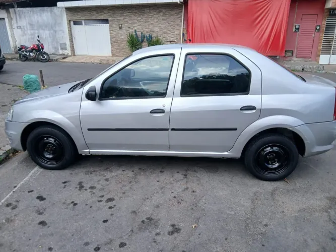 Renault Logan Authentique Hi-flex 1.0 16V 4P 2011