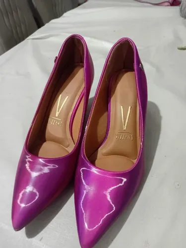 Sapato Scarpin Vizzano 1184.1101 AcetinadoBerlim holográfico