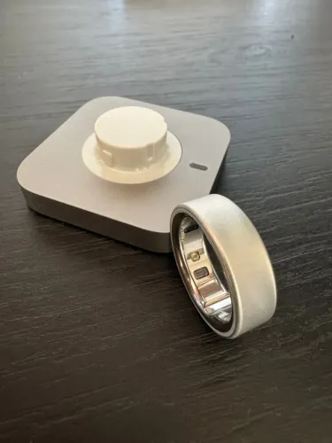 Oura ring 4 brushed silver tamanho 9 com capinhas