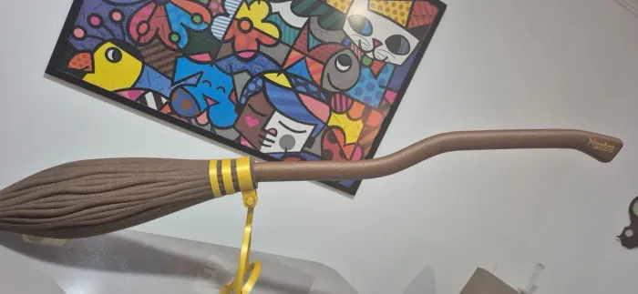 Réplica Nimbus 2000 do Harry Potter em tamanho real.