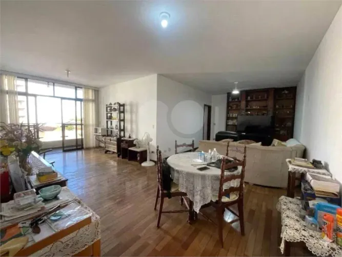 Apartamento com 3 dormitórios sendo 1 suíte e 1 vaga de garagem na região central de Pirac