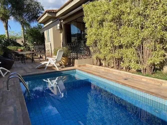 Casa Alphaville 3 com estilo | É aqui na Imobiliária Rosa e Rangel