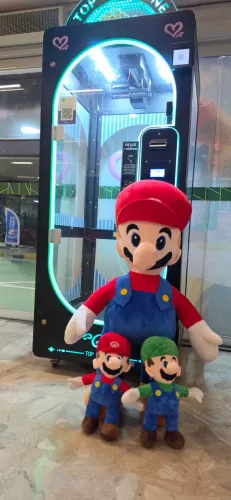 Kit com 1 Super Mário GIGANTE, 1 Mário pequeno e 1 Luigi pequeno