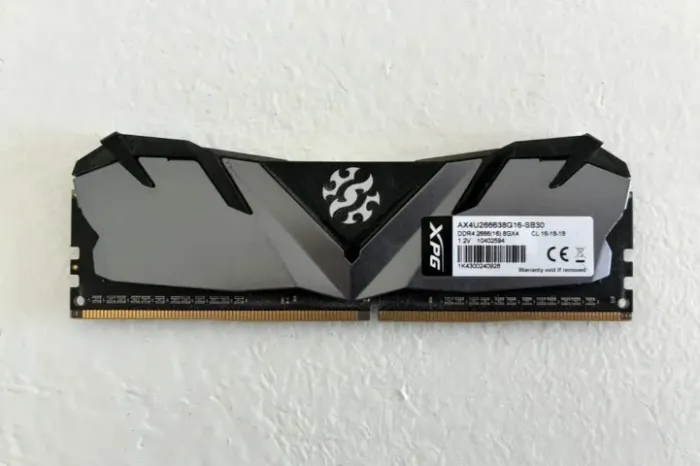 Memória RAM XPG Gammix D30 8GB 2666Mhz DDR4 CL16