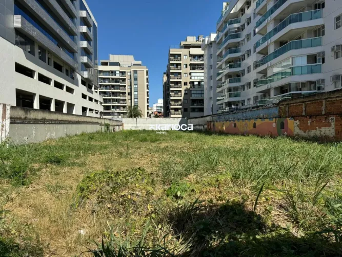 Amplo terreno na Freguesia em rua principa com 1.500m²