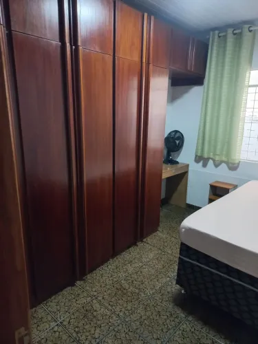 Fica no setor dos funcionários